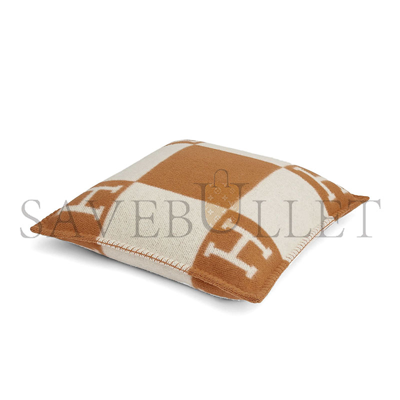 HERMES AVALON PILLOW, SMALL MODEL H102667M 52 (50*50cm) HERMES AVALON PILLOW, SMALL MODEL H102667M 52 (50*50cm)